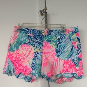 Lilly Pulitzer scallop edge shorts, size 2